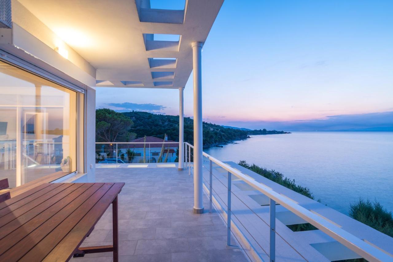 Epipleon Suites Agioi Apostoloi (Attica) Exterior foto