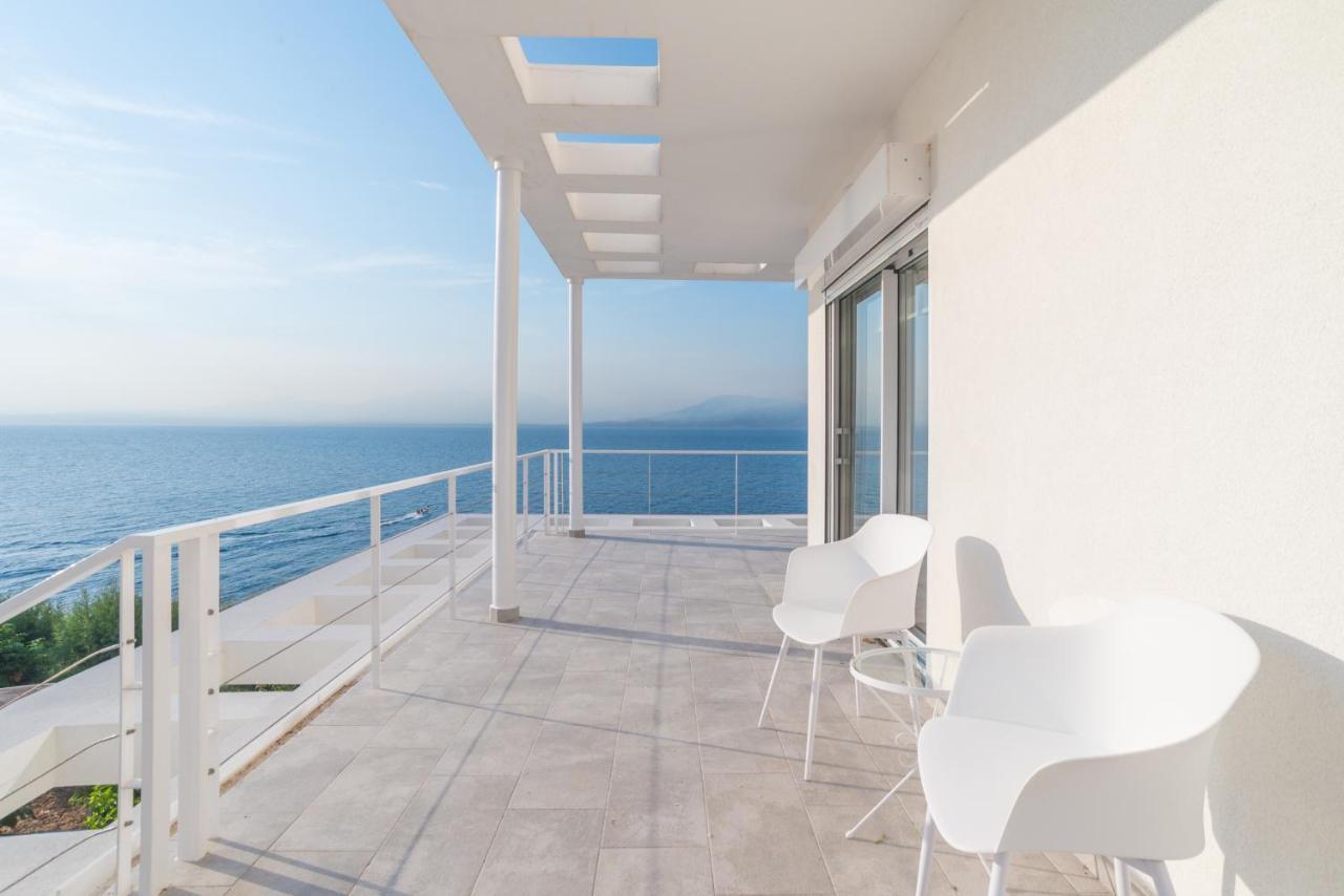 Epipleon Suites Agioi Apostoloi (Attica) Exterior foto