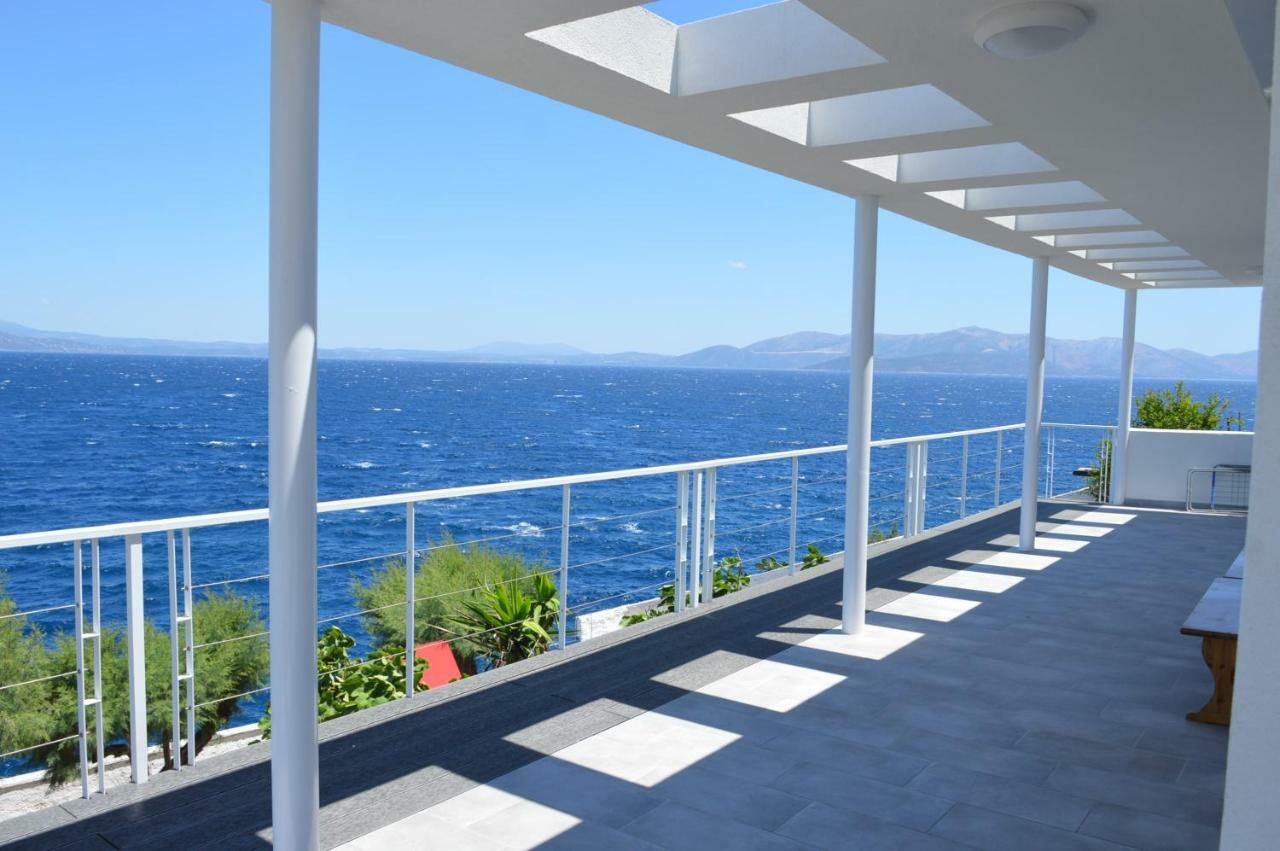 Epipleon Suites Agioi Apostoloi (Attica) Exterior foto