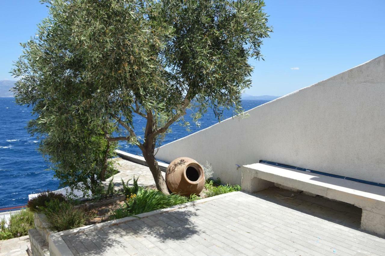 Epipleon Suites Agioi Apostoloi (Attica) Exterior foto