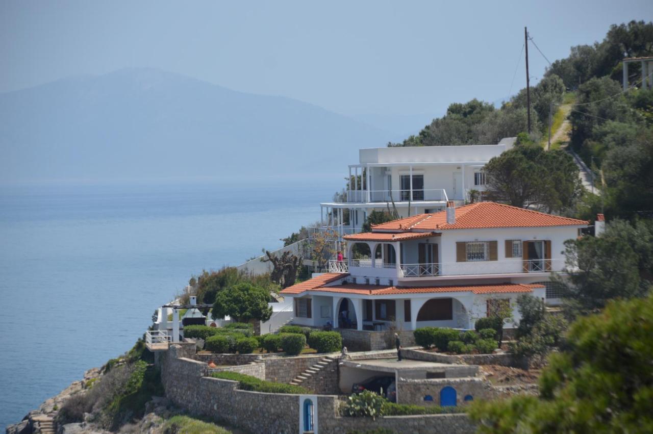 Epipleon Suites Agioi Apostoloi (Attica) Exterior foto