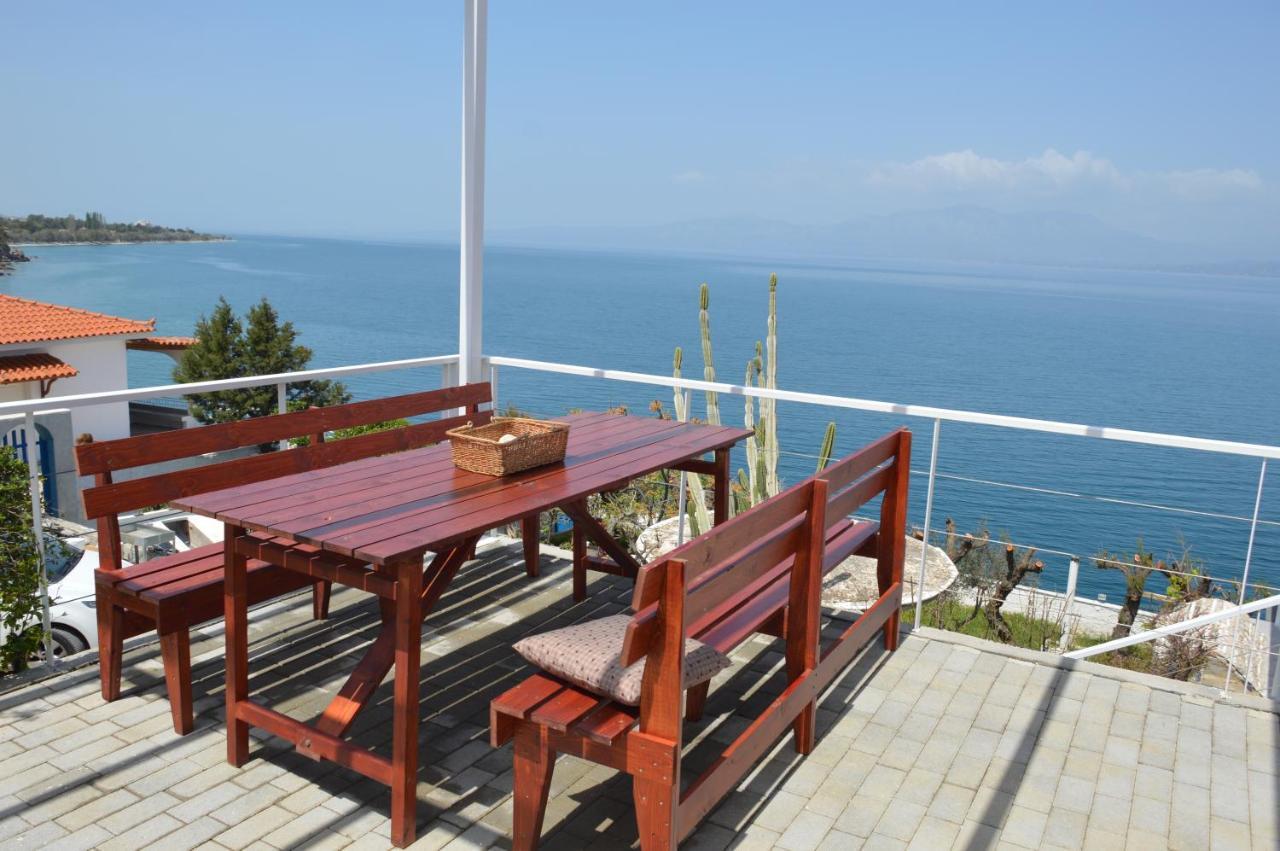 Epipleon Suites Agioi Apostoloi (Attica) Exterior foto
