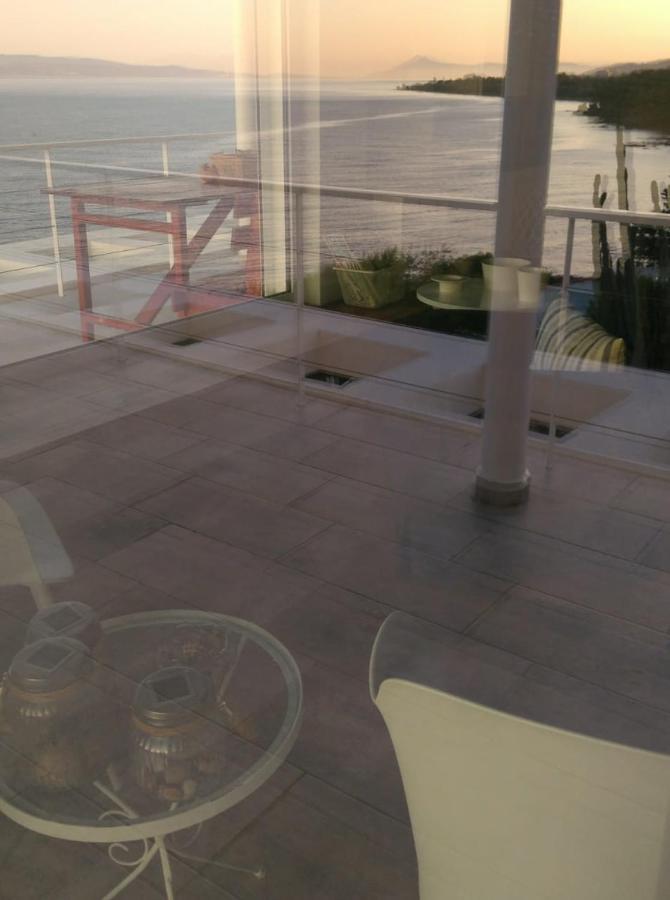 Epipleon Suites Agioi Apostoloi (Attica) Exterior foto